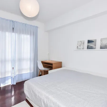 Beautiful Porto Gaia - Views, Metro & Free Parking Apartment Vila Nova de Gaia
