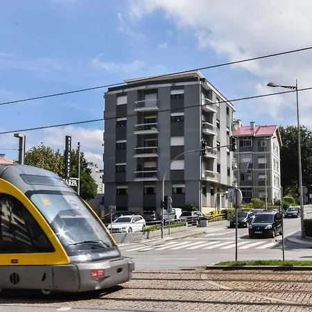 Beautiful Porto Gaia - Views, Metro & Free Parking