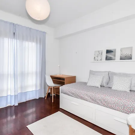 Apartament Beautiful Porto Gaia - Views, Metro & Free Parking