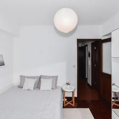 Beautiful Porto Gaia - Views, Metro & Free Parking